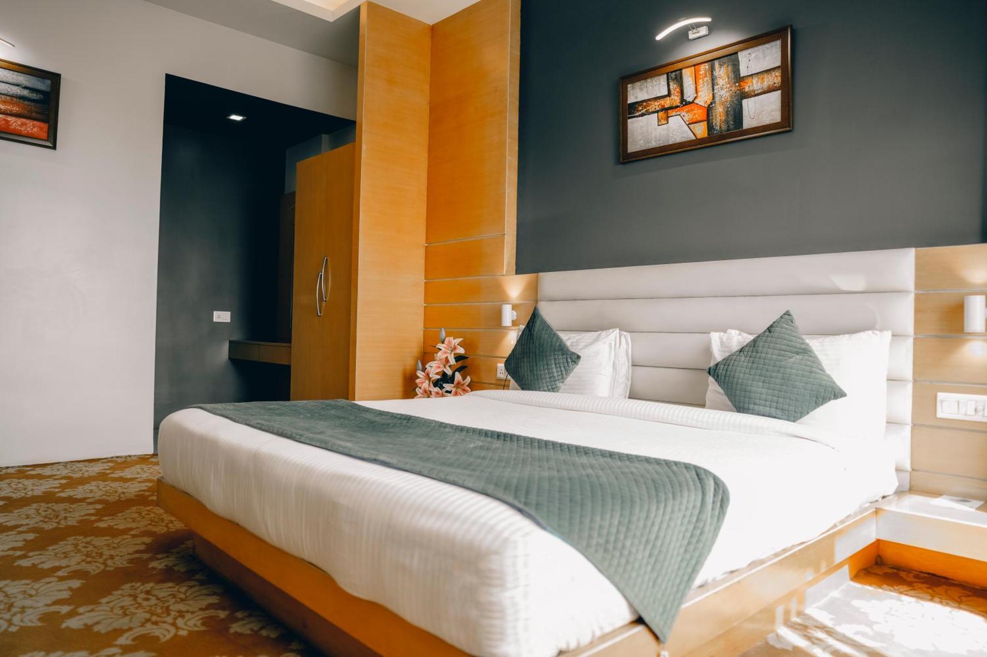 Imperial Heights Hotel Deoghar Eksteriør billede